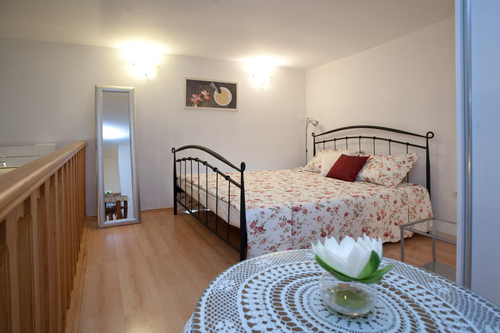 Kamenita Apartment Сплит Стая снимка